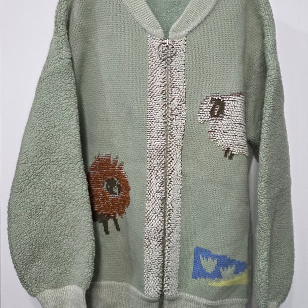 베네통 여성 애니멀 부클 니트 가디건