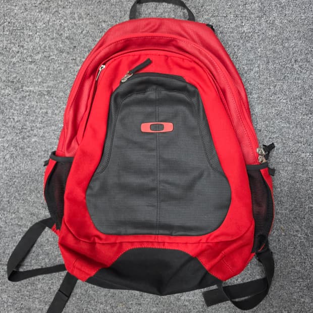 Oakley 오클리 테크 레드 데일리 백팩 가방