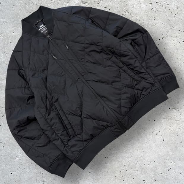 [XL] 유니클로 화이트 마운티니어링 경량 다운 자켓 블랙 C307