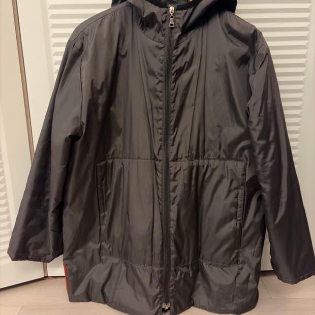 빈티지 프라다 스포츠 경량 패딩 다크올리브