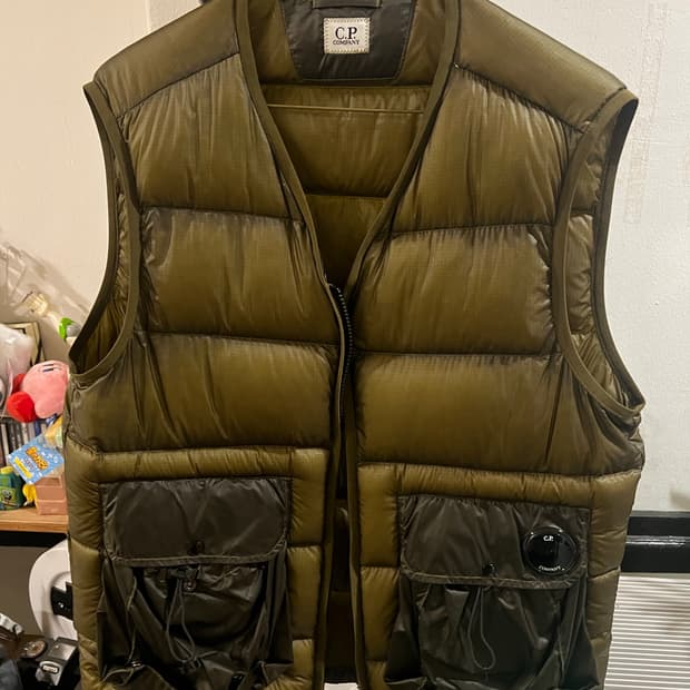 CP Company 패딩 조끼 베스트