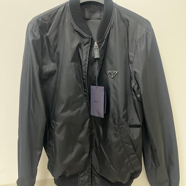 프라다 리나일론 봄버 자켓