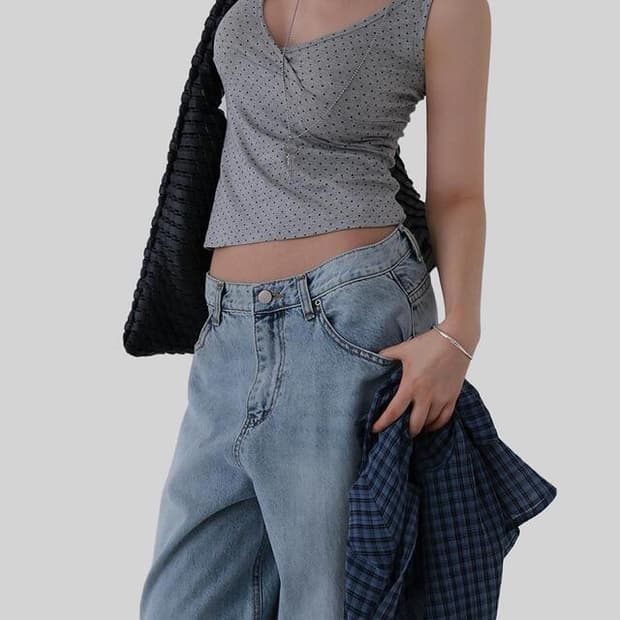 새상품 어텀 도트 나시 슬리브리스