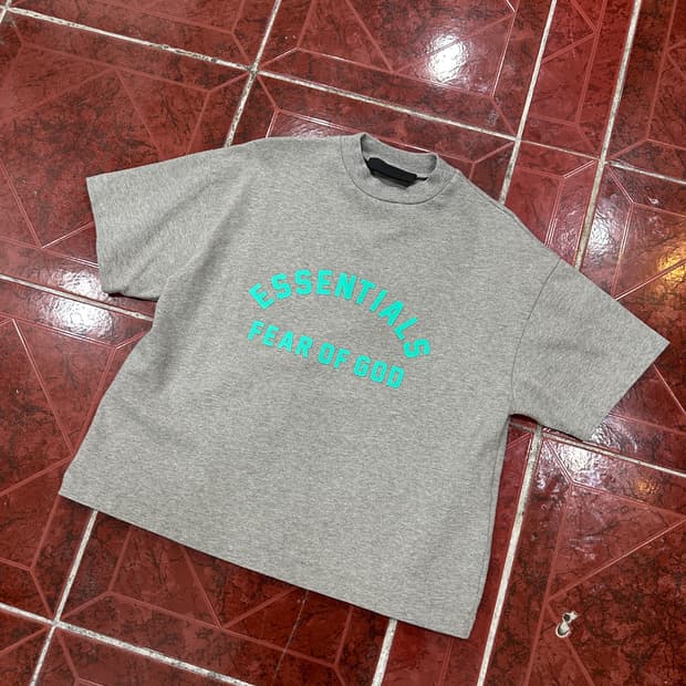 피오갓에센셜 크롭반팔