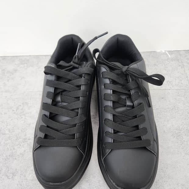 자라스니커즈 44