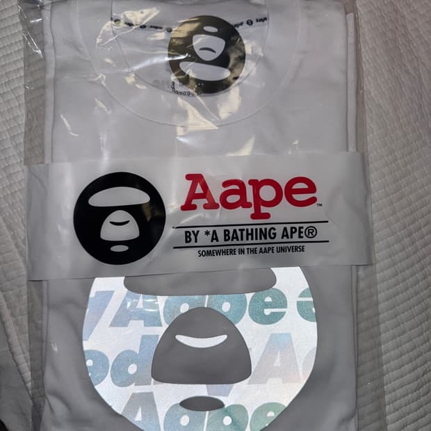 에이프 25SS 베이직 로고 티 화이트 L 사이즈