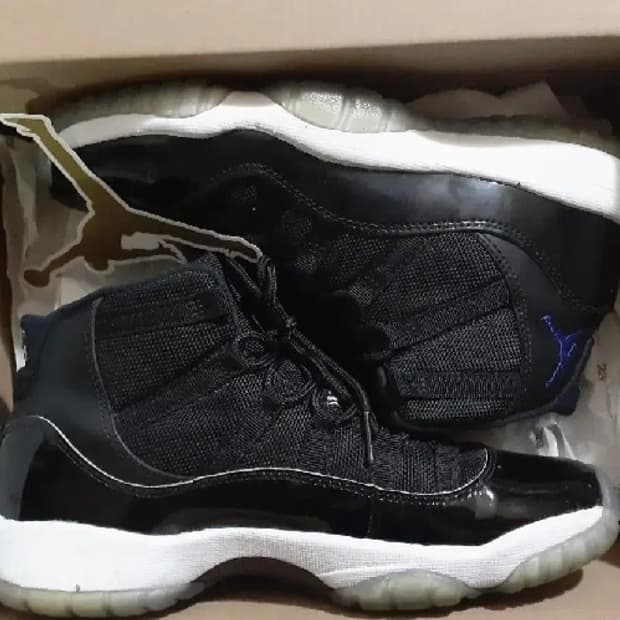 에어 조던11 레트로 스페이스 잼