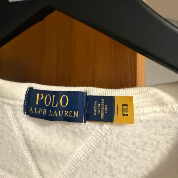 폴로 화이트 맨투맨