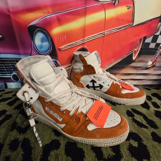 오프화이트(Off-White)의 오프코트 3.0 하이탑 스니커즈