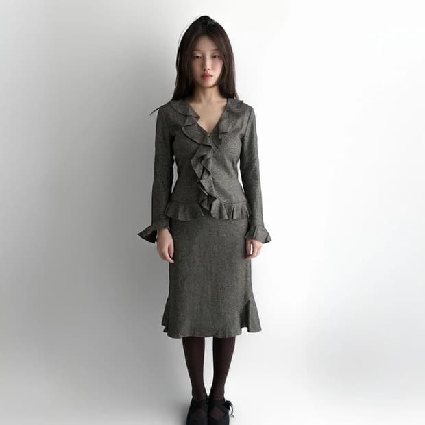 이알로이지 프릴 셋업