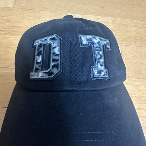 데님티어스 모자