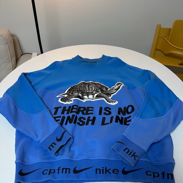 [L] NIKE X CPFM 토끼와 거북이 맨투맨