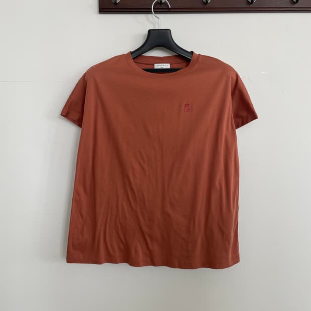 산드로 2,66 자수 로고 코튼 티셔츠