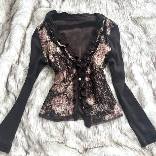 빈티지 오리엔탈 레이스 플라워 패턴 펄 가디건