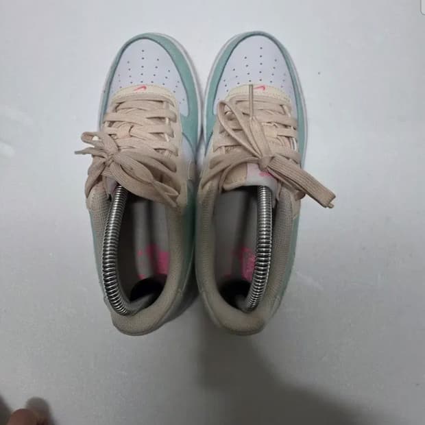 정품 나이키 에어포스1 민트/베이지 여성 스니커즈  사이즈 240