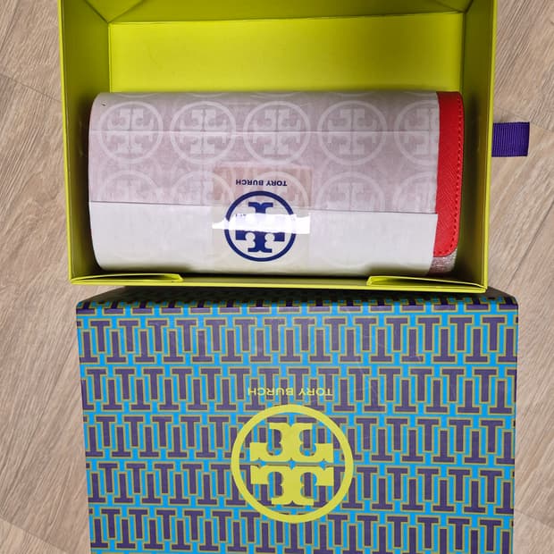 토리버치 장지갑 (미사용)