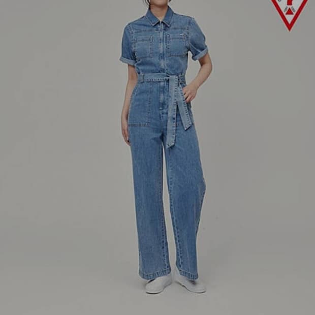 게스(GUESS) 데님 와이드 반팔

집업 점프수트