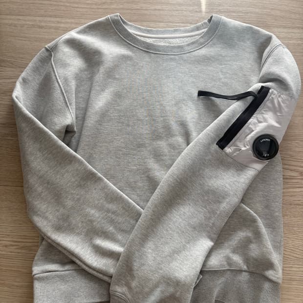 cp컴퍼니 맨투맨