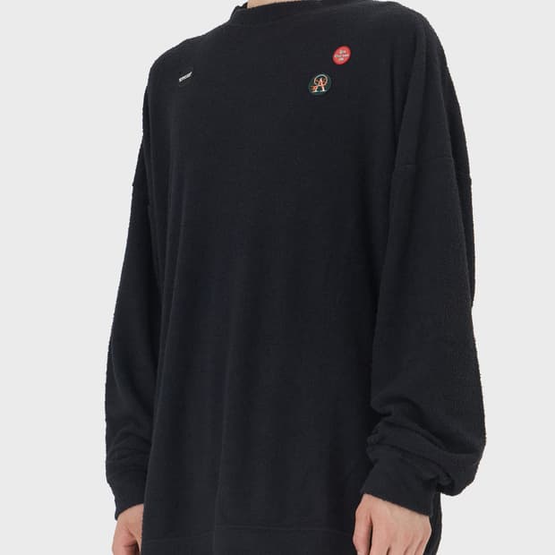 언더커버 자수 배지 풀오버 