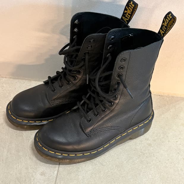닥터마틴 1460 10홀 부츠 220 uk3