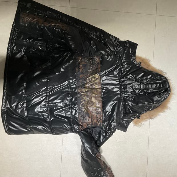 유광 그래픽 롱패딩