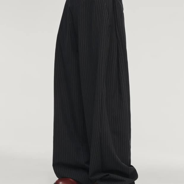 시그니처 멀티턱 와이드 슬렉스(스트라이프)