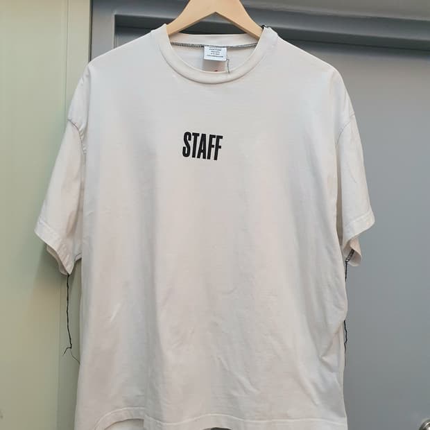 베트멍 17ss 뎀나 스태프 투어 반팔 티셔츠 S