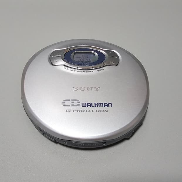 릴리슈슈의 모든 것 SONY CD player Walkman D-E660