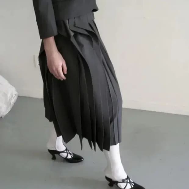 에옹쓰 2024 오프비트 스커트