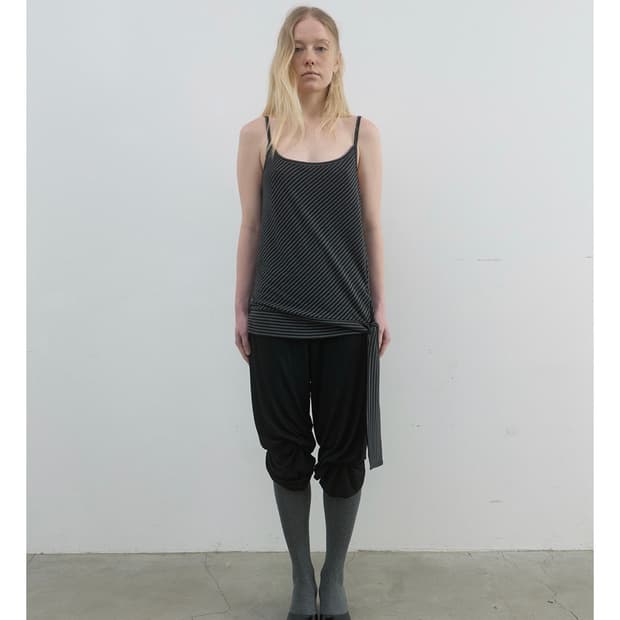 DIAGONAL STRIPED SLEEVELESS TOP 