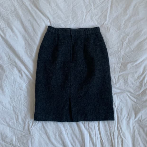 차콜 미디 스커트