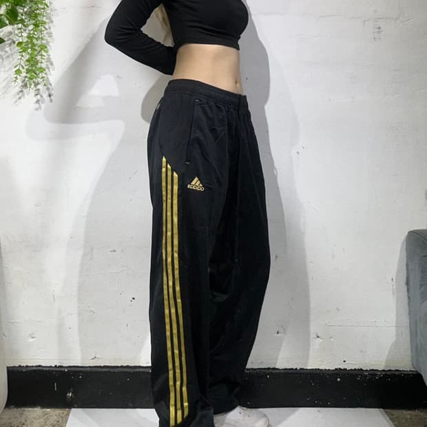 아디다스 블랙 골드 삼선 와이드 팬츠 L
