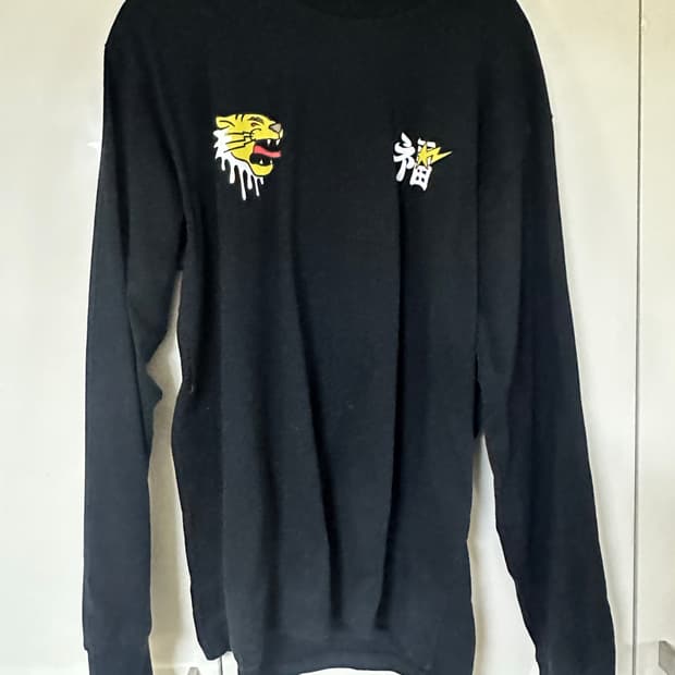 BAPE SOUVENIR GRAPHIC L/S TEE