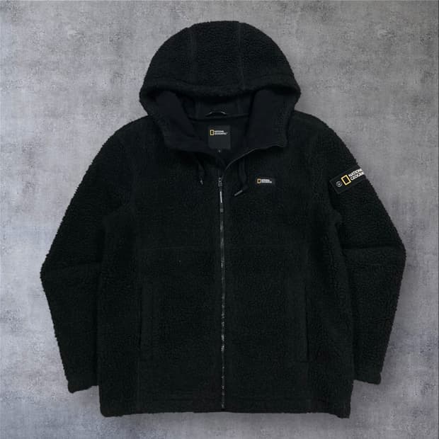 내셔널 지오그래픽 블랙 컬러 스몰 로고 와펜 쉐르파 자켓