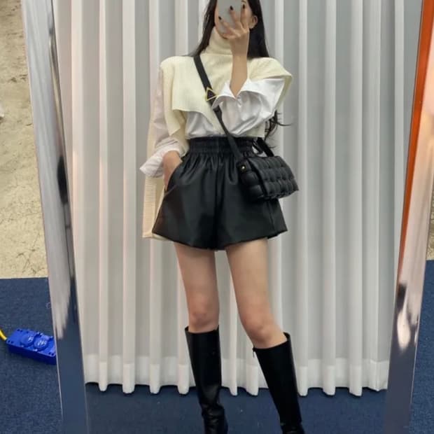 레더 숏 팬츠 