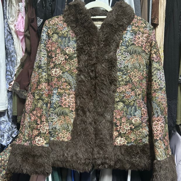 미쉘클랑 플라워 자수 퍼자켓