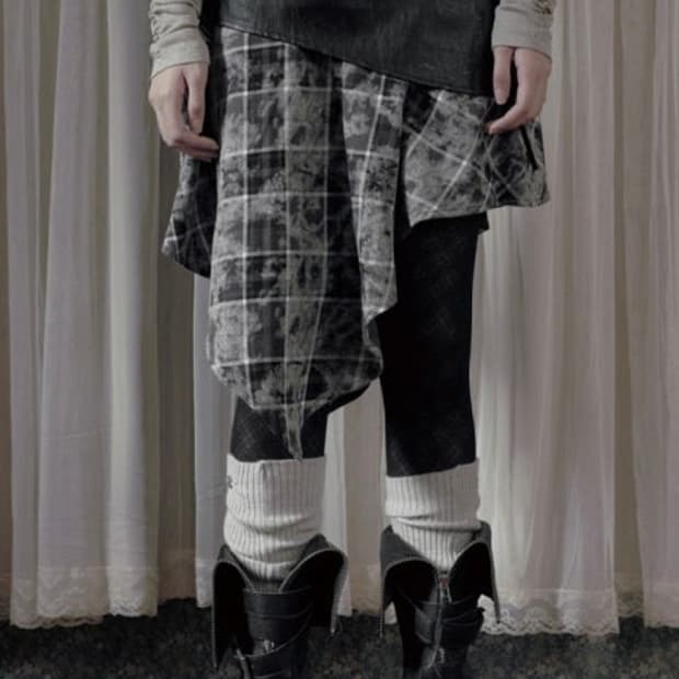 보헤미안 서울 체크 레이어드 언발 플레어 스커트