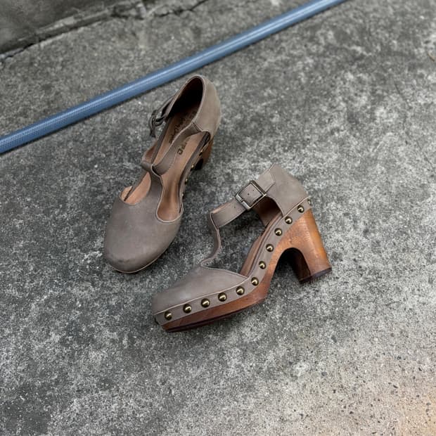 woodis stud platform heel
