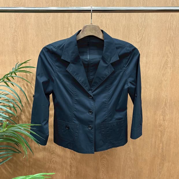 꾸레쥬 코튼 블렌드 테일러드 자켓 노치드 라펠 스티치 절개 디테일 네이비