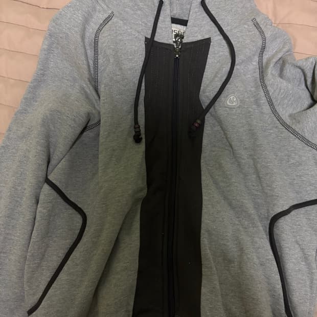 코이세이오 후드집업