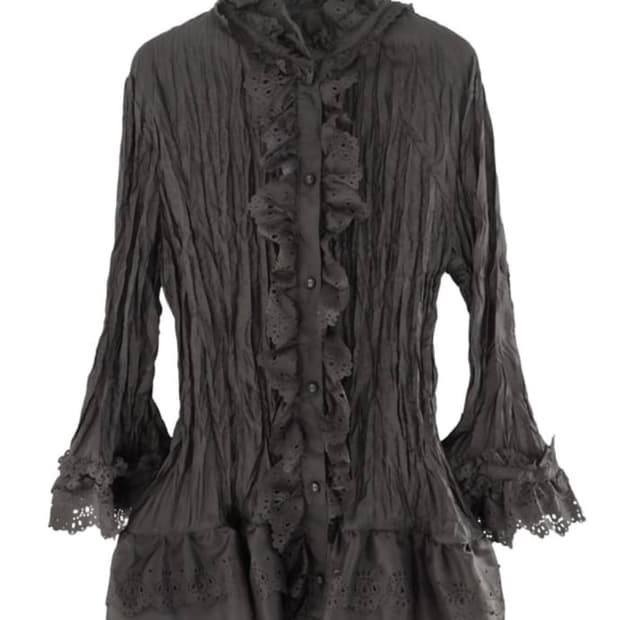 애옹쓰 펀칭 블라우스 차콜