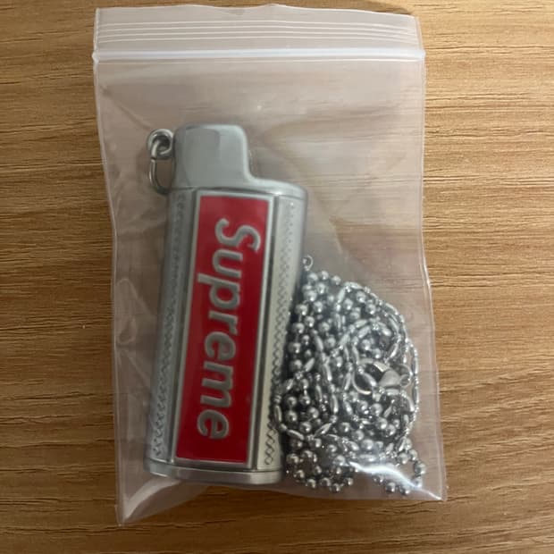 슈프림 라이터 케이스팝니다