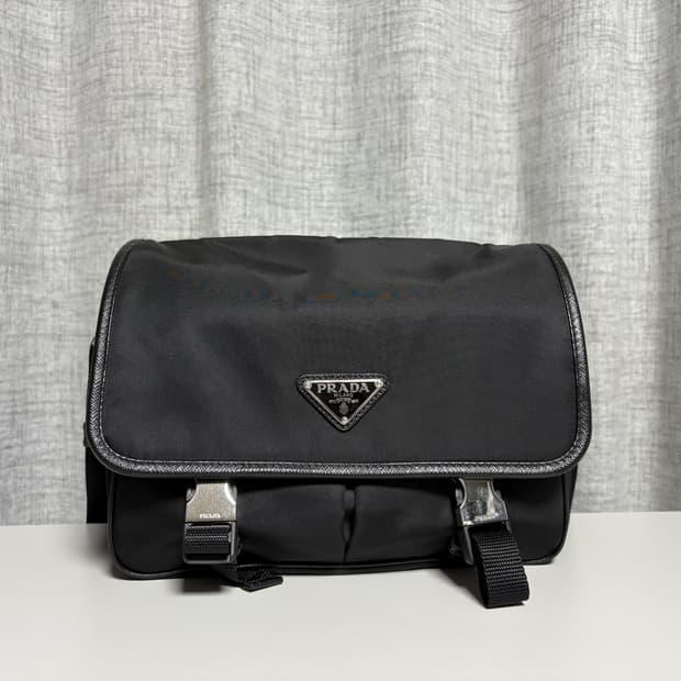 프라다 2vd769 리나일론 메신저백