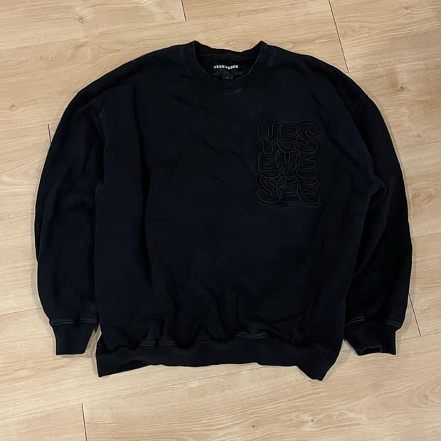 YESEYESEE 예스아이씨 스웻셔츠 블랙