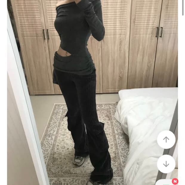 에이블리 트임 셔링 오프숄더 차콜 