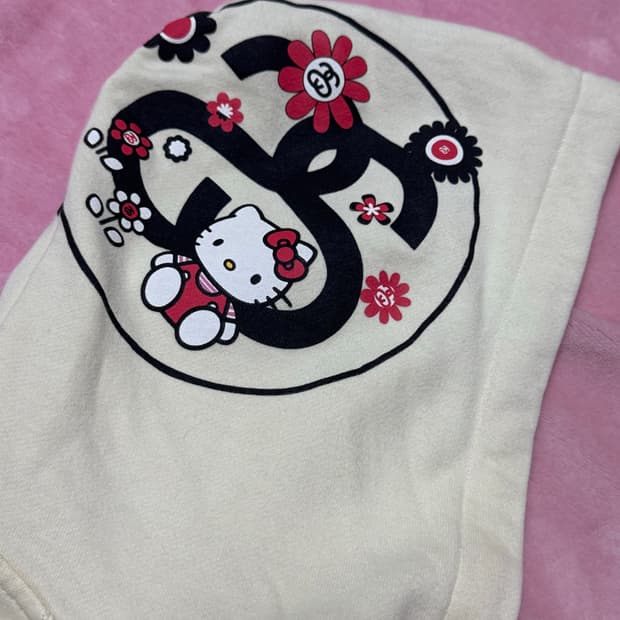 스투시X헬로키티 산리오 콜라보 후드집업