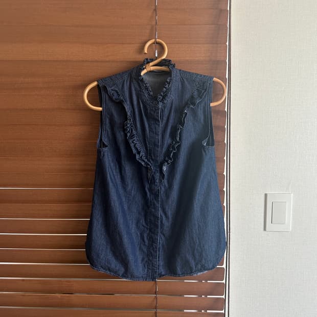 moussy sleeveless blouse