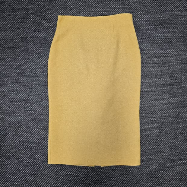 모조에스핀 23ss 옐로우 H라인 스커트
