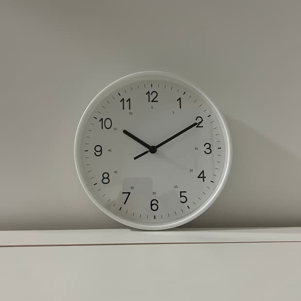 화이트 벽시계