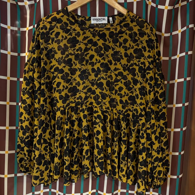 에센셜 앤트워프 플라워 패턴 블라우스